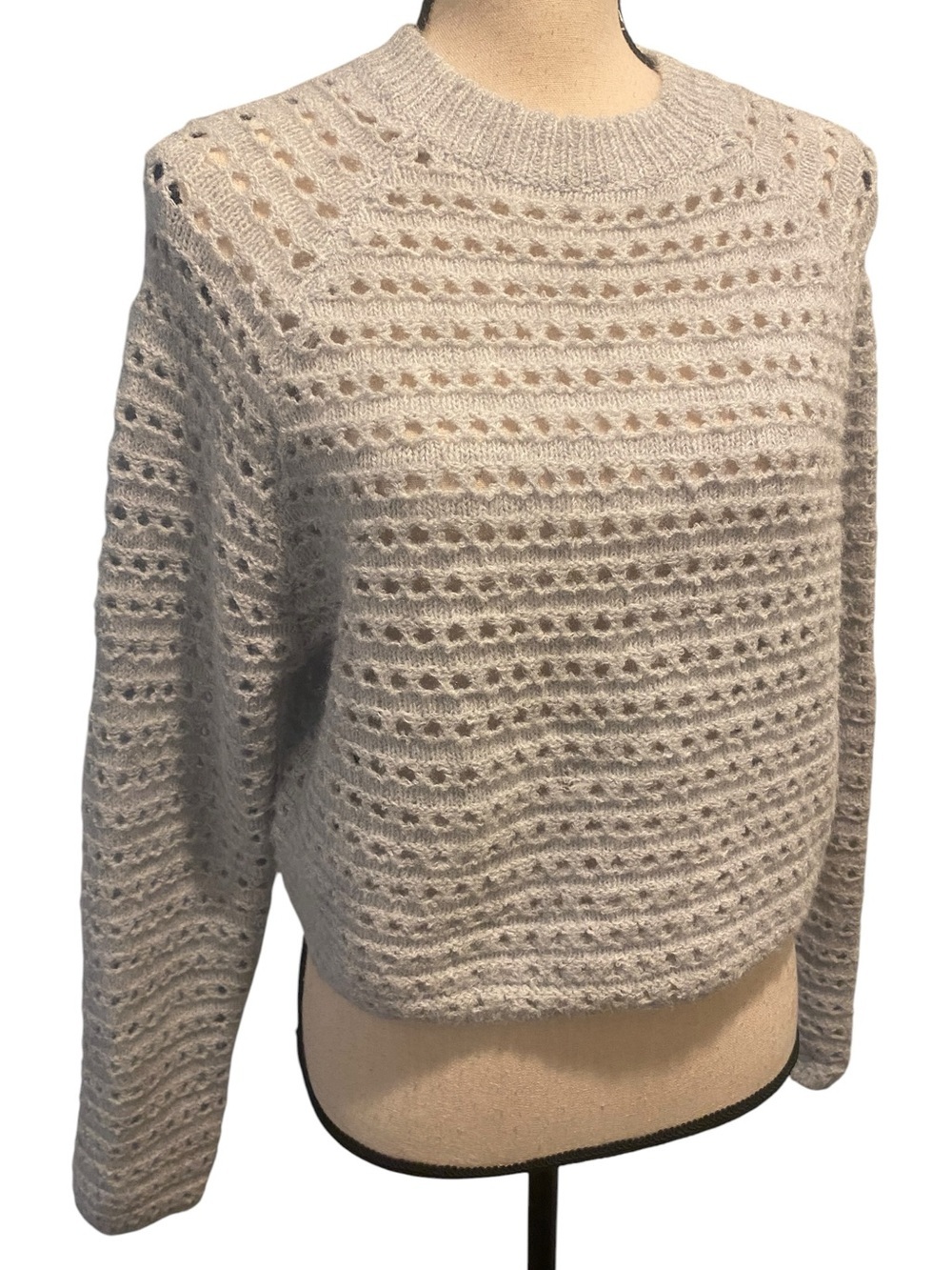 Women’s Gray Open Knit Cropped Crewneck Sweater Self Contrast New size medium